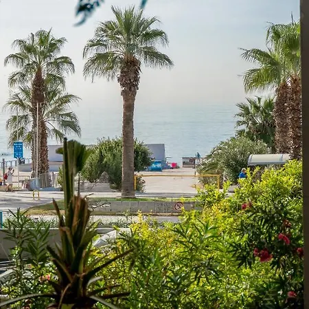 Sunlit Urban Oasis In Vibrant Palaio Faliro 公寓 雅典